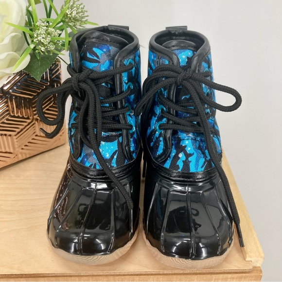 ❤️‍🔥 (5/20) Epicstep Baby Winter Shark Print Boots Size 5 - Picture 1 of 6